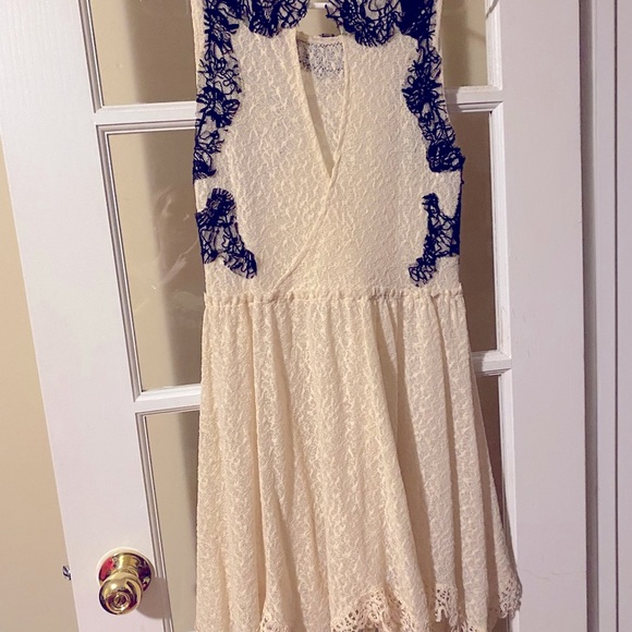 COPY - Free people lace slip Cream and black - Picture 7 of 7